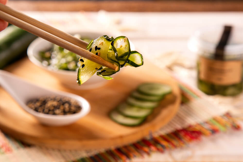 comida japonesa salada de pepino